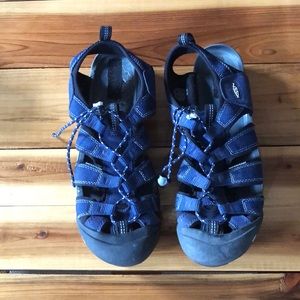 Women’s Keens cycling sandals size 11